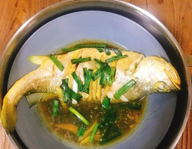 家常鱼肉菜谱，清蒸黄花鱼，简单美味营养，不出门在家试试特下饭