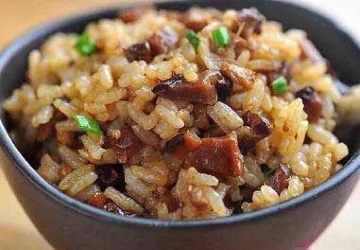教你在家做孜然肉丁炒米饭，家里以后再没有剩米饭了