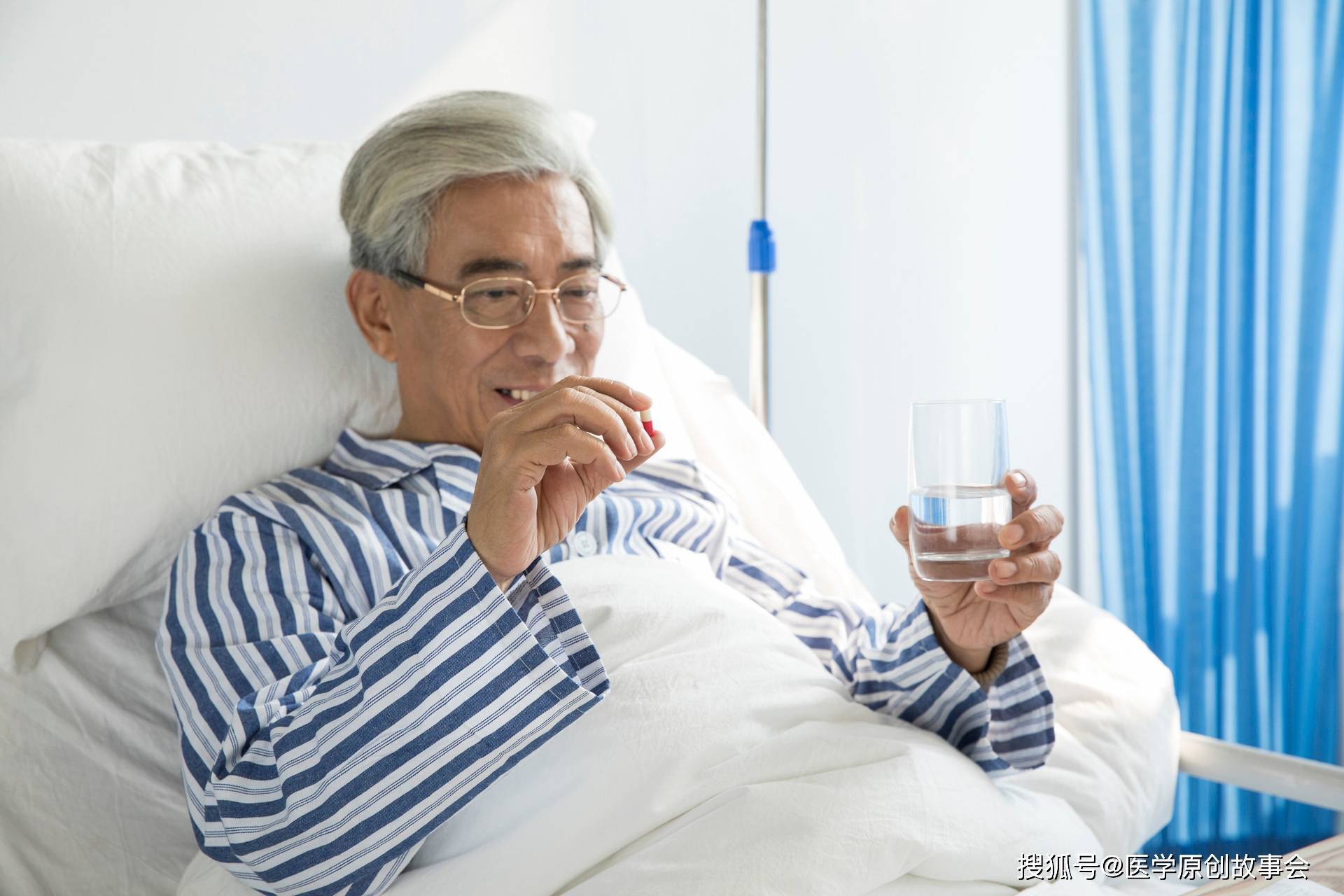 52岁男子，晨起脑梗瘫痪，提醒：晨起不要做五件事，加大脑梗风险