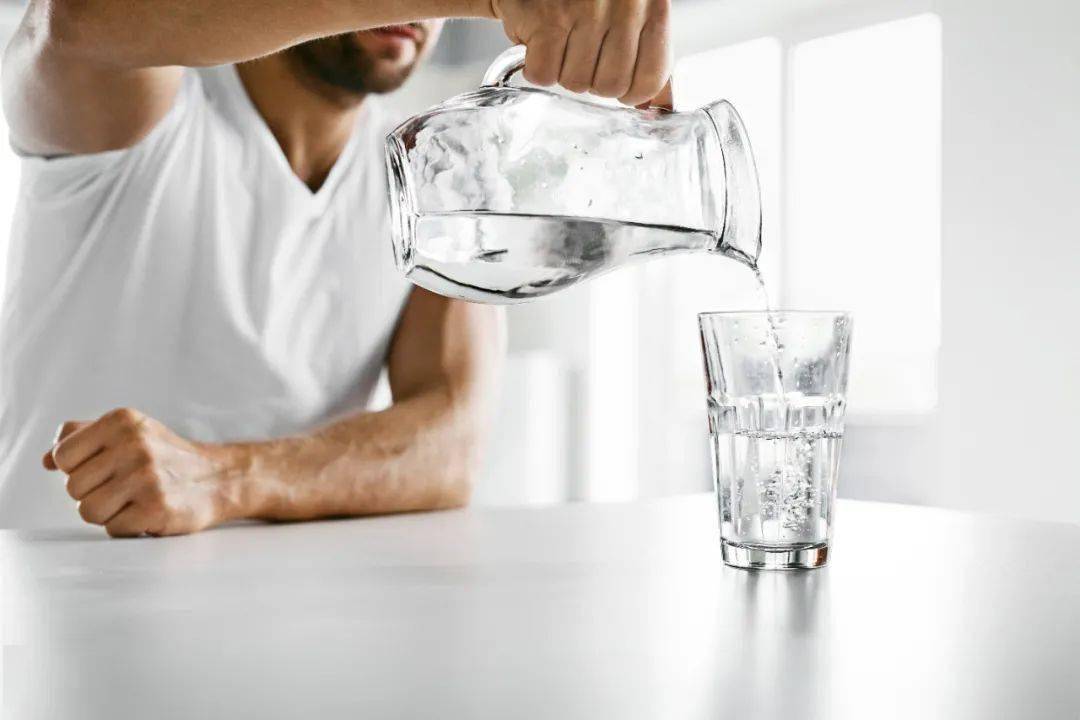 这3种杯子或许含有毒物质，不适合喝水，快看看你家有没有