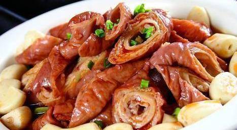 美食推荐：大蒜肥肠鸡，腊肠炒青笋，蜂蜜鸡肉，肉末烧茄子的做法