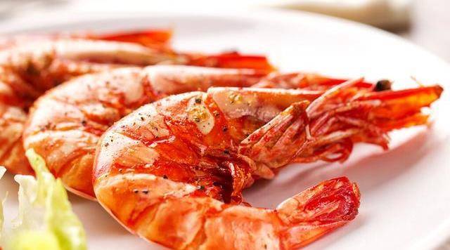 大虾怎样做才好吃？大厨教你新做法，酥脆鲜香，端上桌大家抢着吃