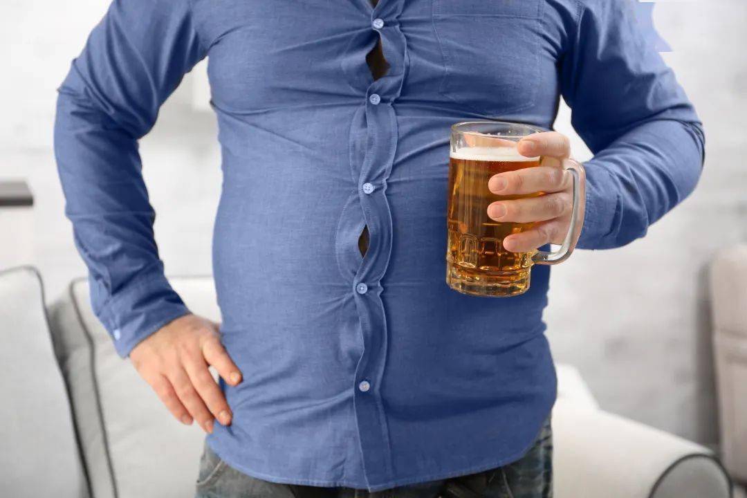 男性如何减掉大肚子？摆脱油腻啤酒肚可从4个方法下手
