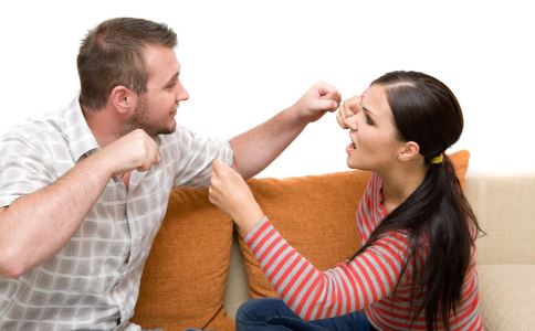 男女情感：情侣吵架后男生该怎么做(关于男女情感的文章)